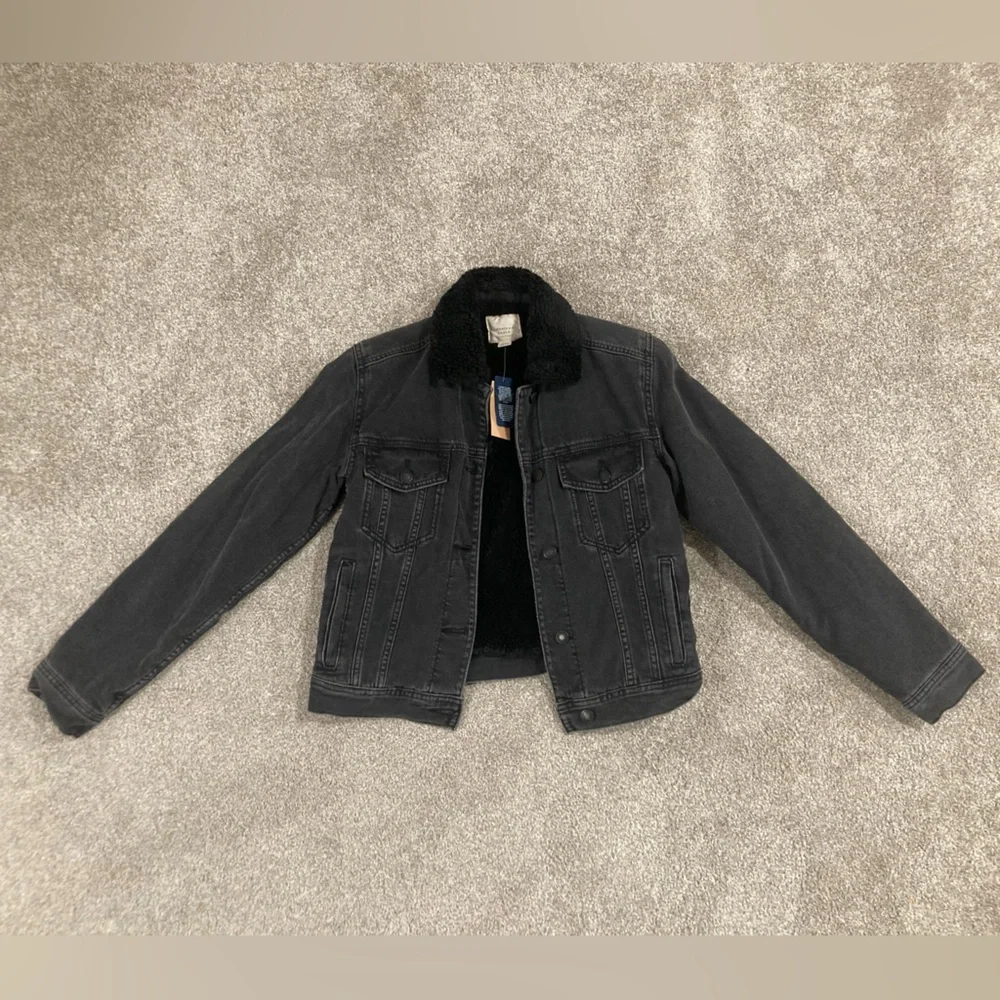 AEO 🦅 Black Sherpa Lined Denim Jacket - Picture 7 of 16